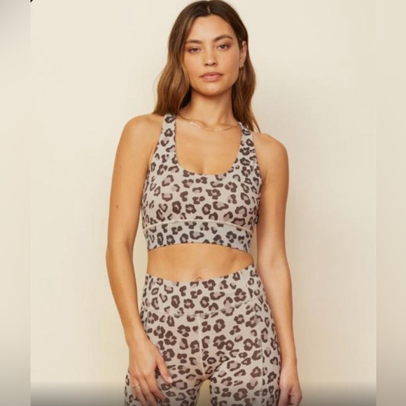 Monrow womens brand new sports bra leopard size medium. - Picture 1 of 4